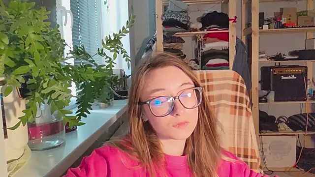 Snapshot of monlight__dana chatting on 02-20-25, 01:08 monlight dana online show from 02-20-25, 01:08