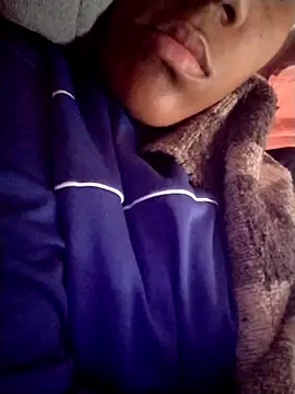 Snapshot of -_Anny_- chatting on 11-10-25, 10:47 - Anny - online show from 11-10-25, 10:47