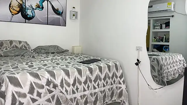 wendy alejo1712 online show from 09-24-25, 12:36