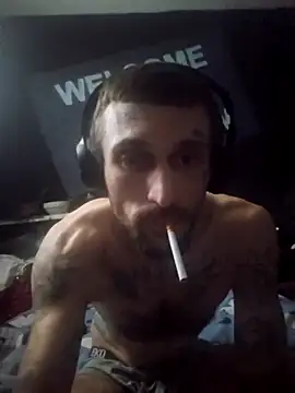 Snapshot of hungandtatted666 chatting on 11-14-25, 01:21 hungandtatted666 online show from 11-14-25, 01:21