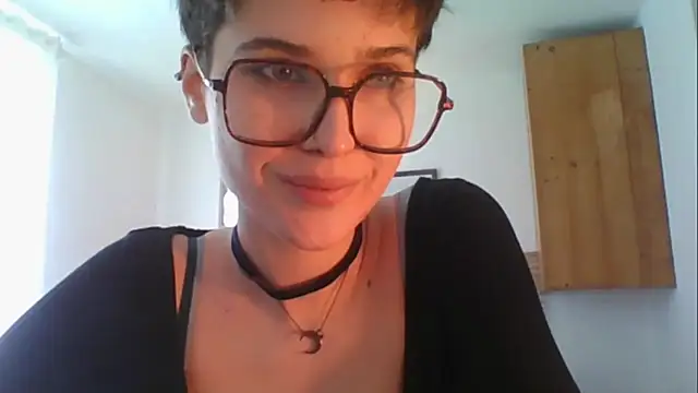 Snapshot of sarah_perfect chatting on 02-08-26, 03:04 sarah perfect online show from 02-08-26, 03:04