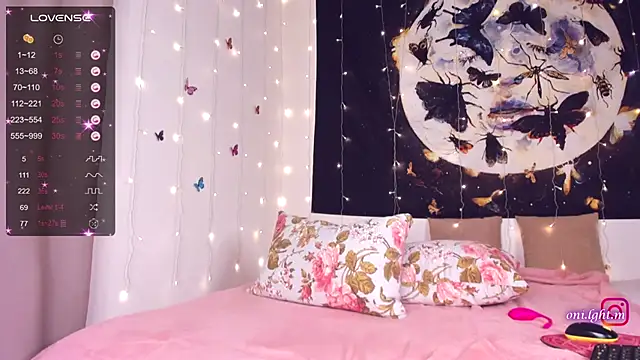 Snapshot of monikamelt chatting on 12-01-24, 04:29 monikamelt online show from 12-01-24, 04:29