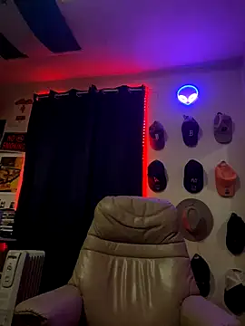 GersonGil1 online show from 10-28-25, 03:10