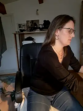 SpiceLea online show from 01-06-25, 02:47