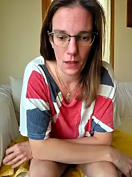 SpiceLea online show from 10-18-25, 04:30