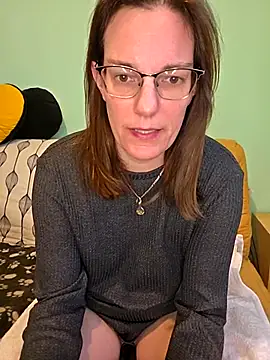 Snapshot of SpiceLea chatting on 01-07-26, 08:50 SpiceLea online show from 01-07-26, 08:50