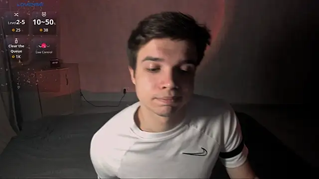 Snapshot of tailer_ chatting on 01-18-26, 10:13 tailer online show from 01-18-26, 10:13