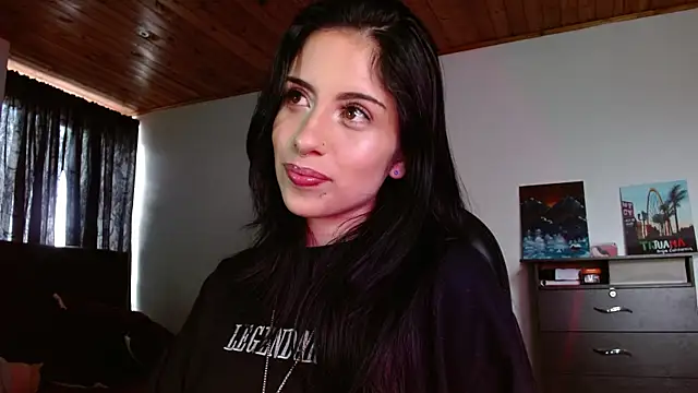 Snapshot of Ary_Pieerce chatting on 11-19-25, 08:42 Ary Pieerce online show from 11-19-25, 08:42