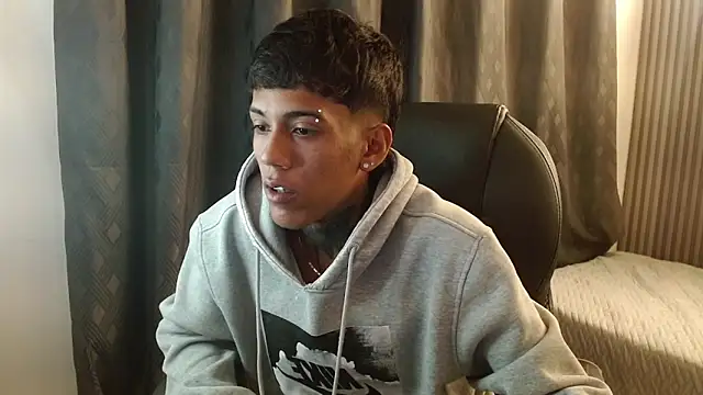 Snapshot of Alan_Cute18 chatting on 02-28-26, 04:02 Alan Cute18 online show from 02-28-26, 04:02