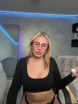 Snapshot of KillerKylie chatting on 02-27-26, 10:37 KillerKylie online show from 02-27-26, 10:37