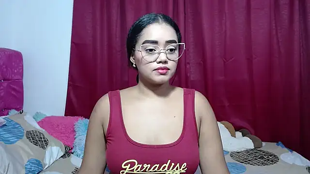 Snapshot of kiara_milf_ chatting on 04-01-26, 10:07 kiara milf online show from 04-01-26, 10:07
