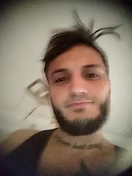 Snapshot of GrooD96 chatting on 12-18-25, 04:29 GrooD96 online show from 12-18-25, 04:29