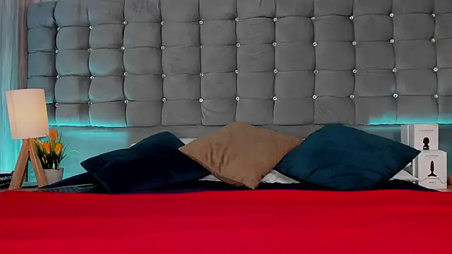 Poacahontasfg online show from 09-22-25, 04:03