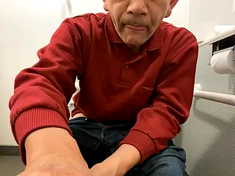 Snapshot of ge3noxxx chatting on 10-22-25, 04:51 ge3noxxx online show from 10-22-25, 04:51