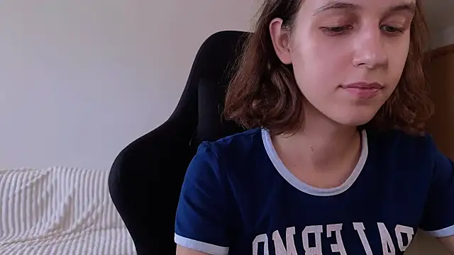 VanessaBayer2 online show from 12-04-24, 06:11