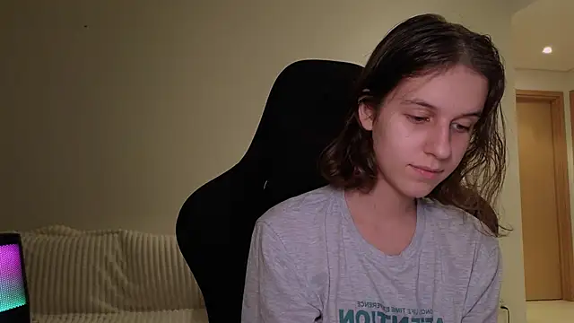 VanessaBayer2 online show from 12-06-24, 12:27