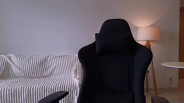 VanessaBayer2 online show from 12-13-24, 04:54