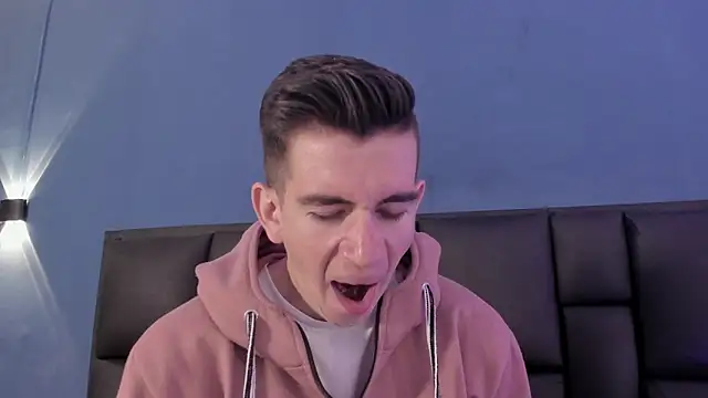 MikaelSlow online show from 10-17-25, 03:53