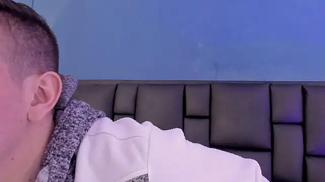 MikaelSlow online show from 11-11-25, 03:39