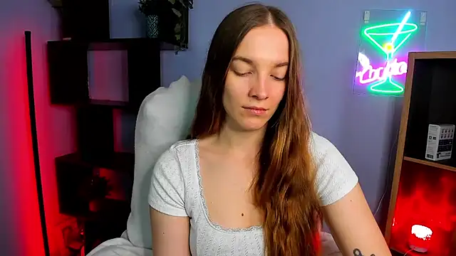 Snapshot of kenzie_x chatting on 11-19-25, 07:19 kenzie x online show from 11-19-25, 07:19