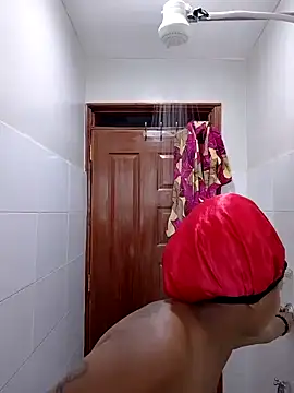 Snapshot of SquirtQueen222 chatting on 01-04-25, 03:28 SquirtQueen222 online show from 01-04-25, 03:28