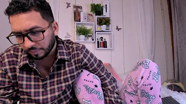 Idara and Edahi01 online show from 03-22-25, 08:04