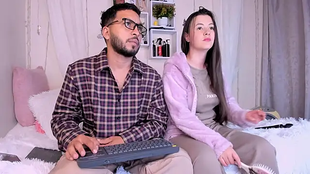 Idara and Edahi01 online show from 03-22-25, 11:42