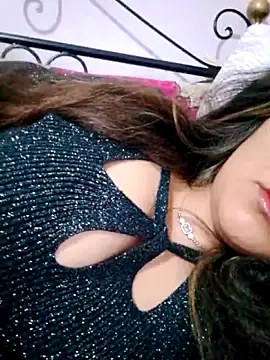 Snapshot of Fatina111 chatting on 11-27-25, 02:57 Fatina111 online show from 11-27-25, 02:57