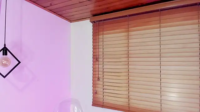 Snapshot of GENNESIS_LOVE chatting on 12-23-25, 04:10 GENNESIS LOVE online show from 12-23-25, 04:10