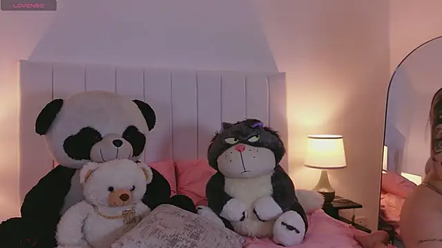 HannaClarrk  online show from 04-18-26, 05:06