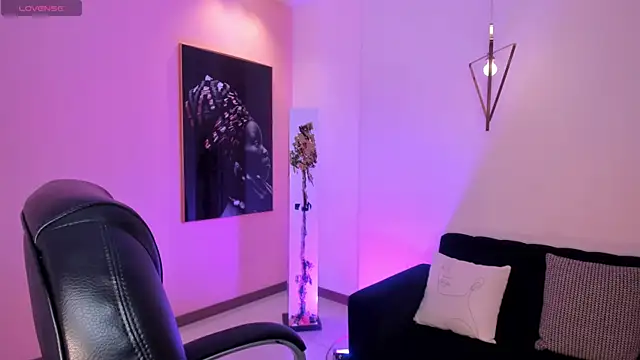 DonnaStonne online show from 02-18-25, 07:41