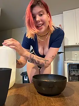 Snapshot of Esteem369 chatting on 11-18-25, 04:44 Esteem369 online show from 11-18-25, 04:44