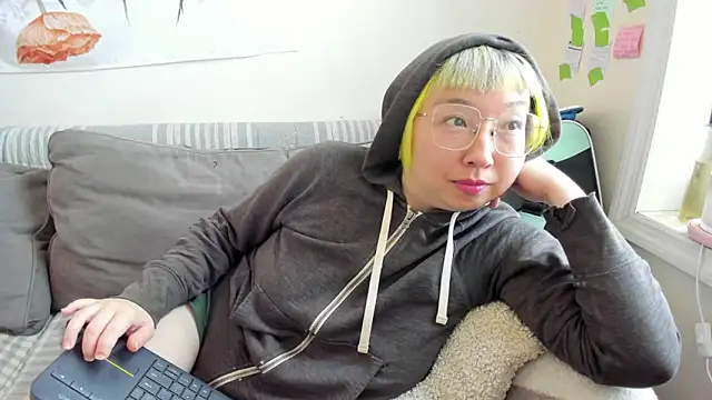 luxgray online show from 04-18-26, 03:16