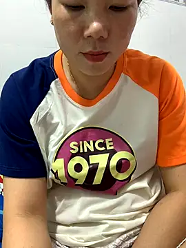 Baby-bigtits online show from 11-19-25, 05:07