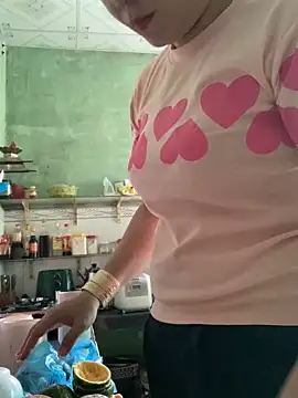 Baby-bigtits online show from 12-18-25, 02:39