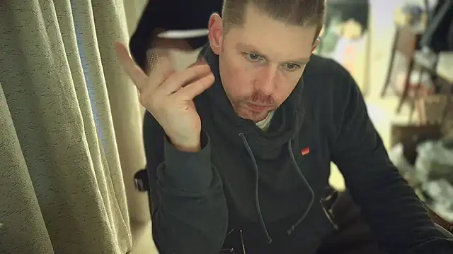 Snapshot of Rock_Pierce chatting on 02-11-25, 04:56 Rock Pierce online show from 02-11-25, 04:56