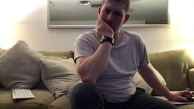 Snapshot of Rock_Pierce chatting on 02-15-25, 02:44 Rock Pierce online show from 02-15-25, 02:44