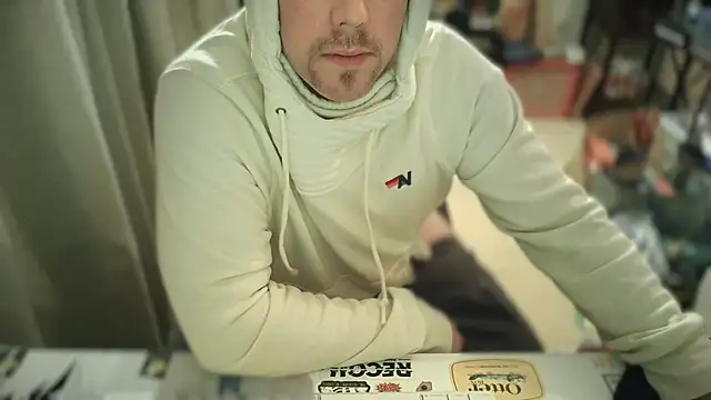 Snapshot of Rock_Pierce chatting on 03-15-25, 11:08 Rock Pierce online show from 03-15-25, 11:08