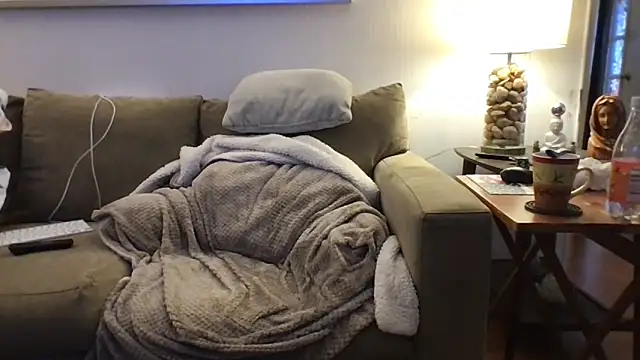 Snapshot of Rock_Pierce chatting on 09-25-25, 07:17 Rock Pierce online show from 09-25-25, 07:17