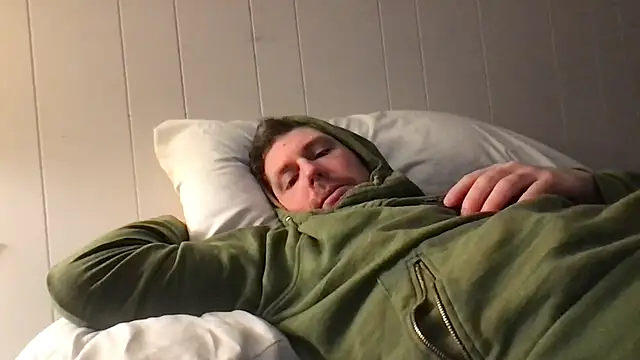 Snapshot of Rock_Pierce chatting on 11-10-25, 05:01 Rock Pierce online show from 11-10-25, 05:01