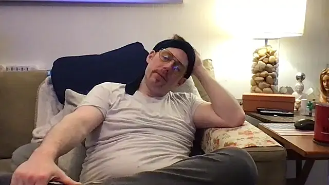 Snapshot of Rock_Pierce chatting on 11-17-25, 07:19 Rock Pierce online show from 11-17-25, 07:19