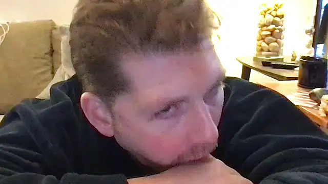 Snapshot of Rock_Pierce chatting on 11-28-25, 03:04 Rock Pierce online show from 11-28-25, 03:04