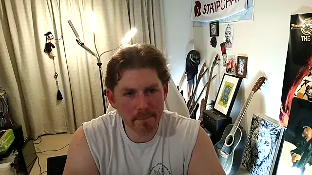 Snapshot of Rock_Pierce chatting on 05-26-26, 07:32 Rock Pierce online show from 05-26-26, 07:32