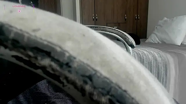 Im coco online show from 11-15-25, 01:40