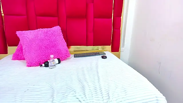 Snapshot of CoralHarrinson chatting on 03-22-25, 12:28 CoralHarrinson online show from 03-22-25, 12:28