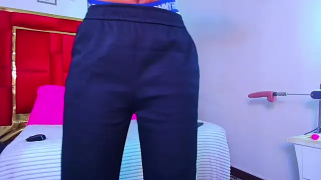 Snapshot of CoralHarrinson chatting on 09-20-25, 05:25 CoralHarrinson online show from 09-20-25, 05:25