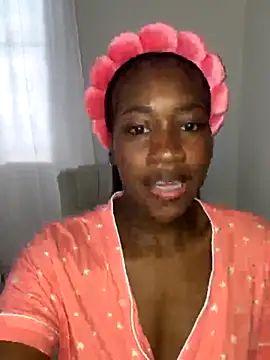 Snapshot of CoralHarrinson chatting on 12-14-25, 03:39 CoralHarrinson online show from 12-14-25, 03:39