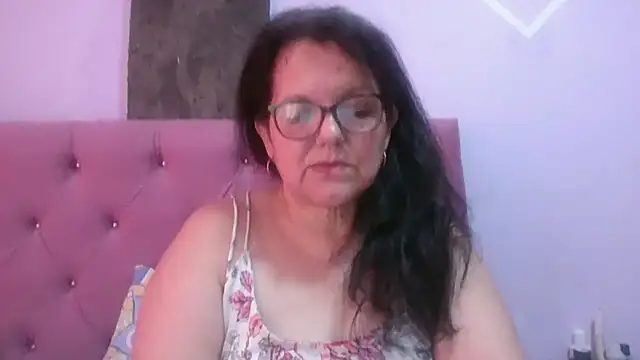 Snapshot of kassandra02 chatting on 06-26-26, 03:27 kassandra02 online show from 06-26-26, 03:27
