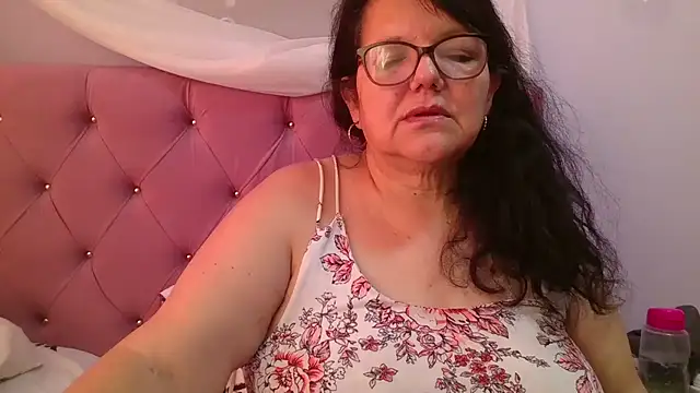 Snapshot of kassandra02 chatting on 07-22-26, 01:25 kassandra02 online show from 07-22-26, 01:25