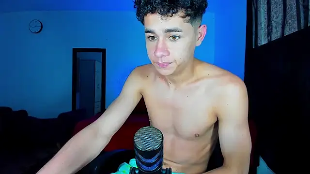 Snapshot of DavidfullOFlove chatting on 02-26-25, 05:50 DavidfullOFlove online show from 02-26-25, 05:50